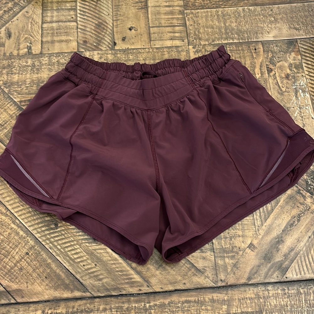 Lululemon Hotty hot shorts. Size 10. 4 inch length